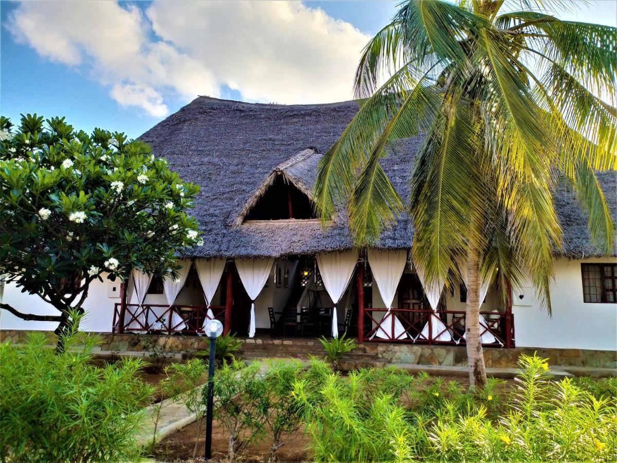 Karibuni Jeds Villas 85 & 86 Mambrui Exterior photo